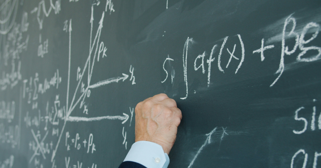 Mathematische Berechnungen an einer Tafel