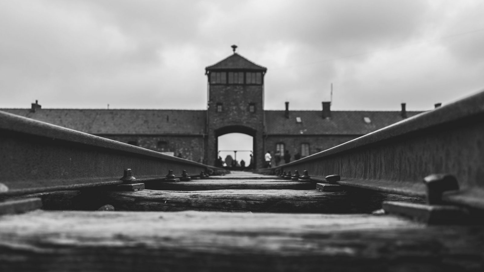 Das Torhaus des Konzentrationslagers Auschwitz-Birkenau